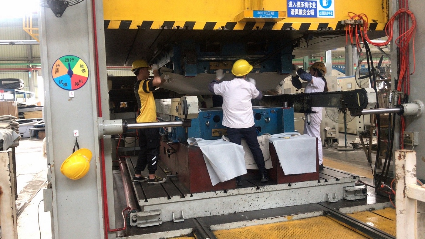 1628667709964164.jpg 機臺員工照片.jpg