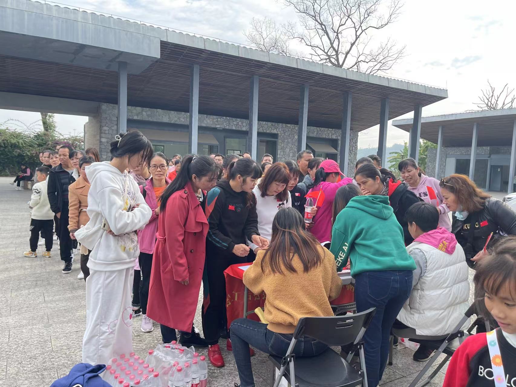 1637049897511822.jpg 簽到領券.jpg